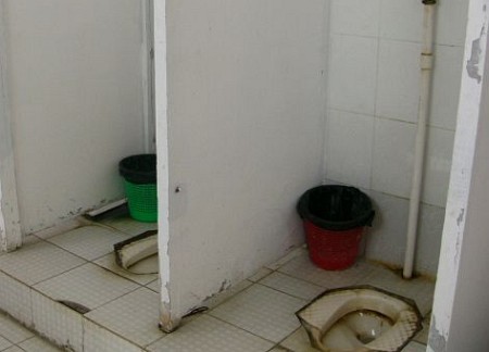 ウイグル自治区のトイレ